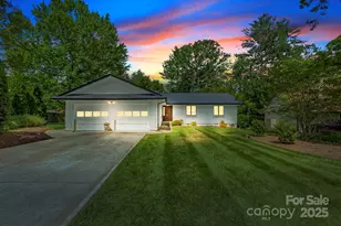 19 Golden Oaks Ln, Fletcher, NC 28732 - Photo 1