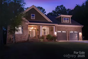 1368 20th Ave Ln NE, Hickory, NC 28601 - Photo 1