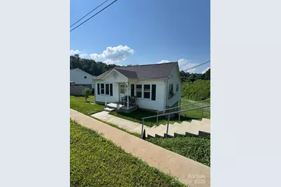 1045 Warren Place NW, Lenoir, NC 28645 - Photo 1