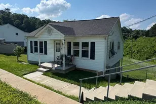 1045 Warren Pl NW, Lenoir, NC 28645 - Photo 1