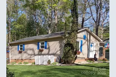 3917 22nd Street NE, Hickory, NC 28601 - Photo 1