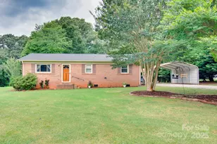 1715 Nelson Dr, Newton, NC 28658 - Photo 1