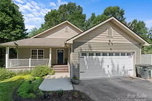 690 Mountain Rd, Hendersonville, NC 28791 - Photo 1