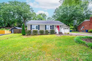 122 15th Ave NW, Hickory, NC 28601 - Photo 1