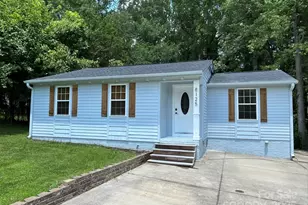 8125 Holly Hill Rd, Charlotte, NC 28227 - Photo 1