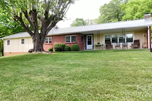 53 Windy Oaks Rdg, Burnsville, NC 28714 - Photo 1
