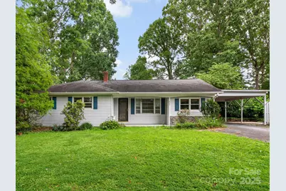 422 Hillcrest Circle, Hendersonville, NC 28792 - Photo 1