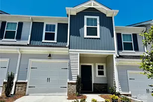 4216 Summit Woods Dr, Charlotte, NC 28216 - Photo 1