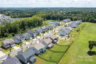 6607 Wildbrook Dr, Charlotte, NC 28269 - Photo 1