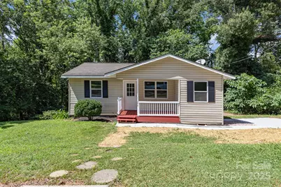 244 6th Avenue SW, Hickory, NC 28602 - Photo 1
