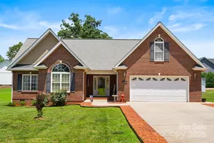 3170 Riber Ln, Claremont, NC 28610 - Photo 1