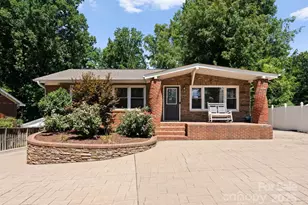 4337 Tipperary Pl, Charlotte, NC 28215 - Photo 1