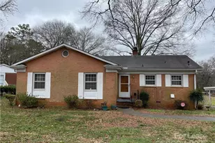 3847 Whitehall Dr, Charlotte, NC 28208 - Photo 1