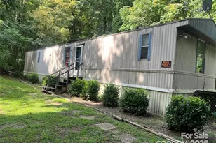 424 Sleepy Hollow Ln, Hendersonville, NC 28792 - Photo 1