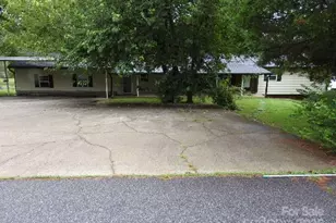 301 Meredith Dr, Trinity, NC 27370 - Photo 1