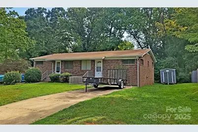 44 17th Avenue Court NW, Hickory, NC 28601 - Photo 1