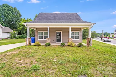 336 E Lowrance Avenue, Mooresville, NC 28115 - Photo 1