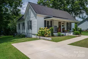 622 Grier St, Lincolnton, NC 28092 - Photo 1