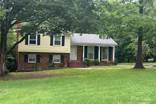 1601 Bonnie Ln, Charlotte, NC 28213 - Photo 1