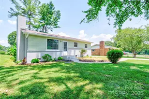 409 E Tennessee Ave, Bessemer City, NC 28016 - Photo 1