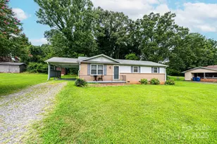 2131 24th St NE, Hickory, NC 28601 - Photo 1