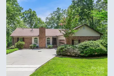 547 Hunters Glen Lane, Hendersonville, NC 28739 - Photo 1