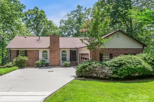 547 Hunters Glen Ln, Hendersonville, NC 28739 - Photo 1