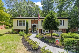 1190 18th Ave NE, Hickory, NC 28601 - Photo 1