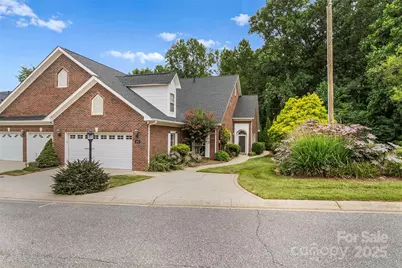 1143 21st Avenue NE, Hickory, NC 28601 - Photo 1