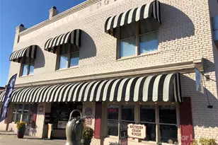 235 E Main St, Lincolnton, NC 28092 - Photo 1