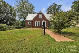 103 7th St NW, Taylorsville, NC 28681 - Photo 1