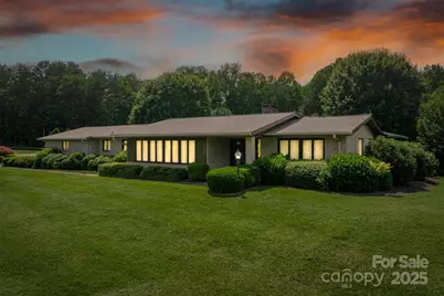 2813 Lakeview Drive, Lenoir, NC 28645 - Photo 1