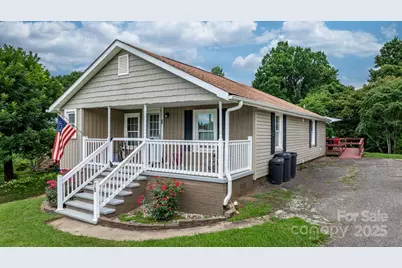 70 Grove Street, Marion, NC 28752 - Photo 1