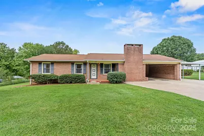 408 29th Street Place SW, Hickory, NC 28602 - Photo 1