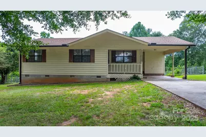 2124 27th Avenue Drive NE, Hickory, NC 28601 - Photo 1