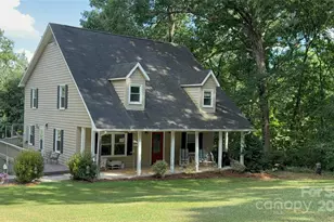 715 Hester Dr, Dallas, NC 28034 - Photo 1