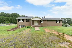 1660 High Meadow Ln, Newton, NC 28658 - Photo 1