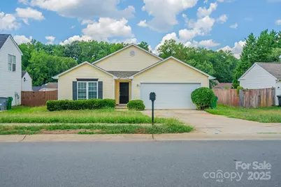8607 Tweedsmuir Glen Lane, Charlotte, NC 28215 - Photo 1