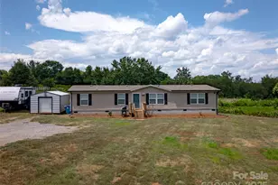 2090 Mesquite Ln, Newton, NC 28658 - Photo 1