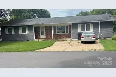 39 Fourth Street, Waynesville, NC 28786 - Photo 1