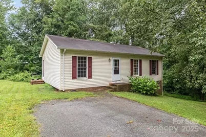 410 E Lee Avenue, Bessemer City, NC 28016 - Photo 1