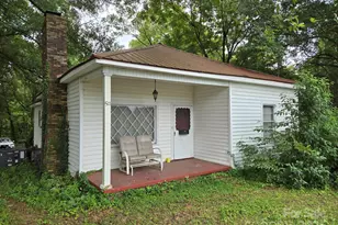 511 E Trade St, Dallas, NC 28034 - Photo 1