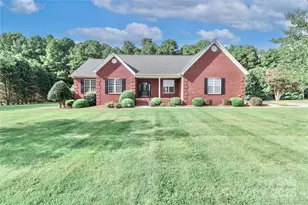 1384 Old Mountain Rd, Statesville, NC 28677 - Photo 1