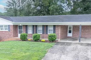 715 NW Pennell Street NE, Lenoir, NC 28645 - Photo 1