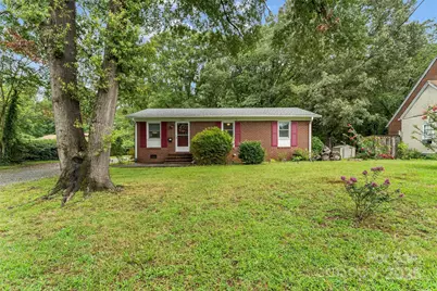 929 3rd Street SE, Hickory, NC 28602 - Photo 1