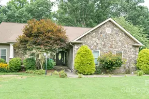 3615 Hollow Oak Ln, Lenoir, NC 28645 - Photo 1