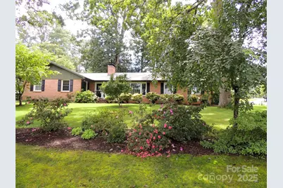 1220 Everette Place, Hendersonville, NC 28791 - Photo 1