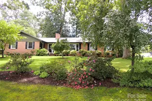 1220 Everette Pl, Hendersonville, NC 28791 - Photo 1