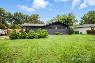 4535 Crestmont Dr, Charlotte, NC 28205 - Photo 1