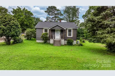 1333 13th Street NE, Hickory, NC 28601 - Photo 1